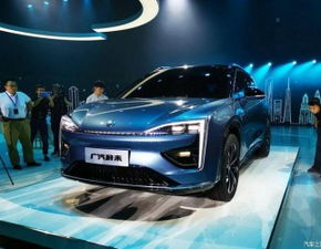 廣汽蔚來首款產(chǎn)品車機(jī)系統(tǒng)曝光 三聯(lián)屏設(shè)計(jì)驚艷，硬件實(shí)力搶鏡蔚派國際